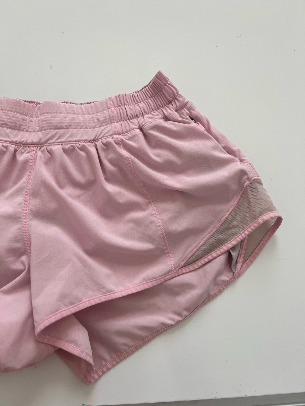 lululemon athletica light Pink hotty hot - Picture 3 of 6